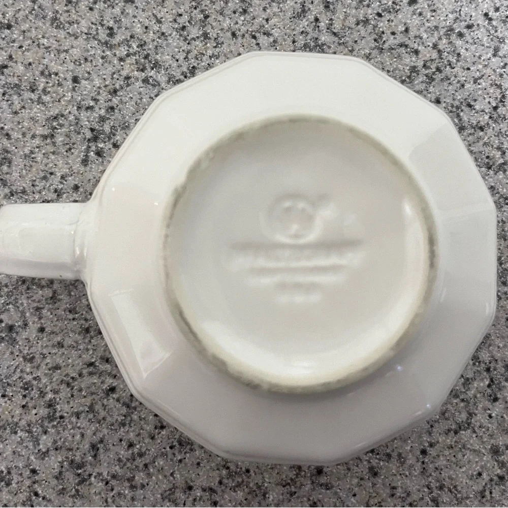 Pfaltzgraff Heritage Pattern White Ceramic Mugs - Picture 5 of 9